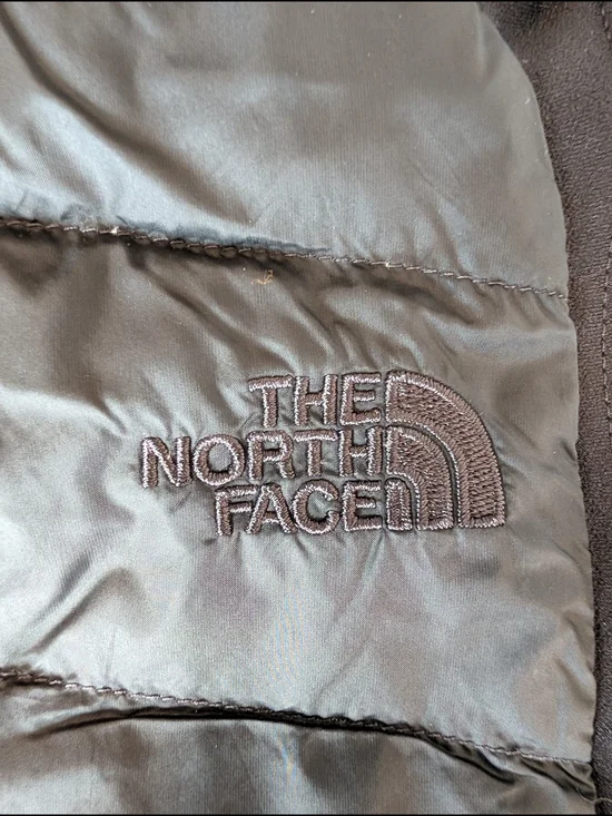 The North Face Black Quilted Hybrid Puffer Vest - Picture 5 of 7